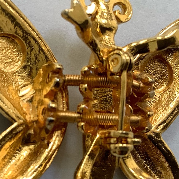 Butterfly Brooch with Movable Wings - Picture 3 of 6